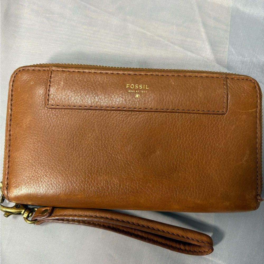 Fossil Tan Leather Wristlet Wallet